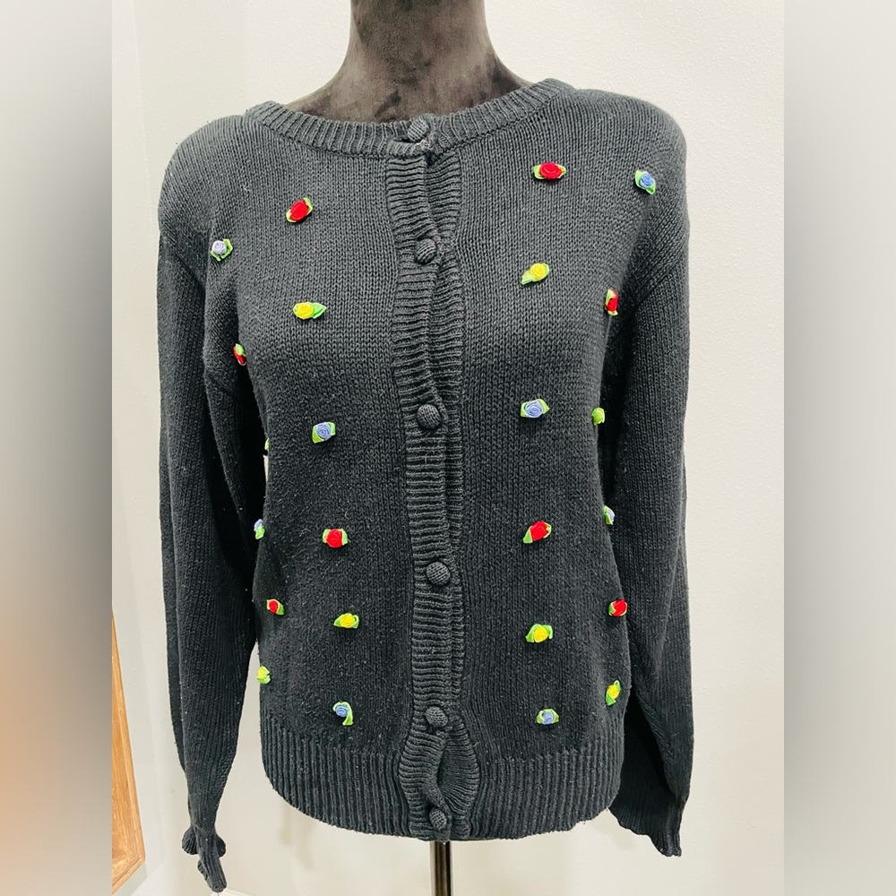 Vintage Colorful Kidcore Floral Embroidered Knit Sweater (M)